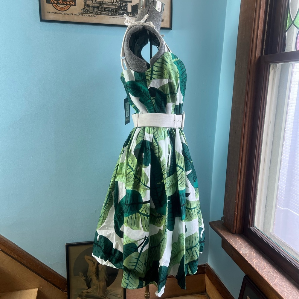 Collectif Mainline Jade Banana Leaf swing dress - Picture 5 of 13